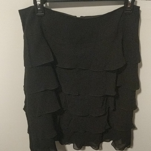 Tiered skirt - Picture 1 of 3